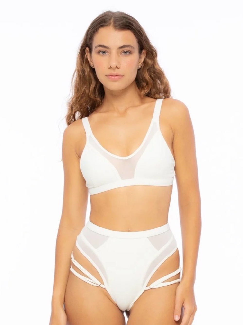 Nona Perkasa pole wear top